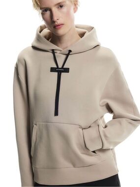 On Focus Desert Tech Hoodie